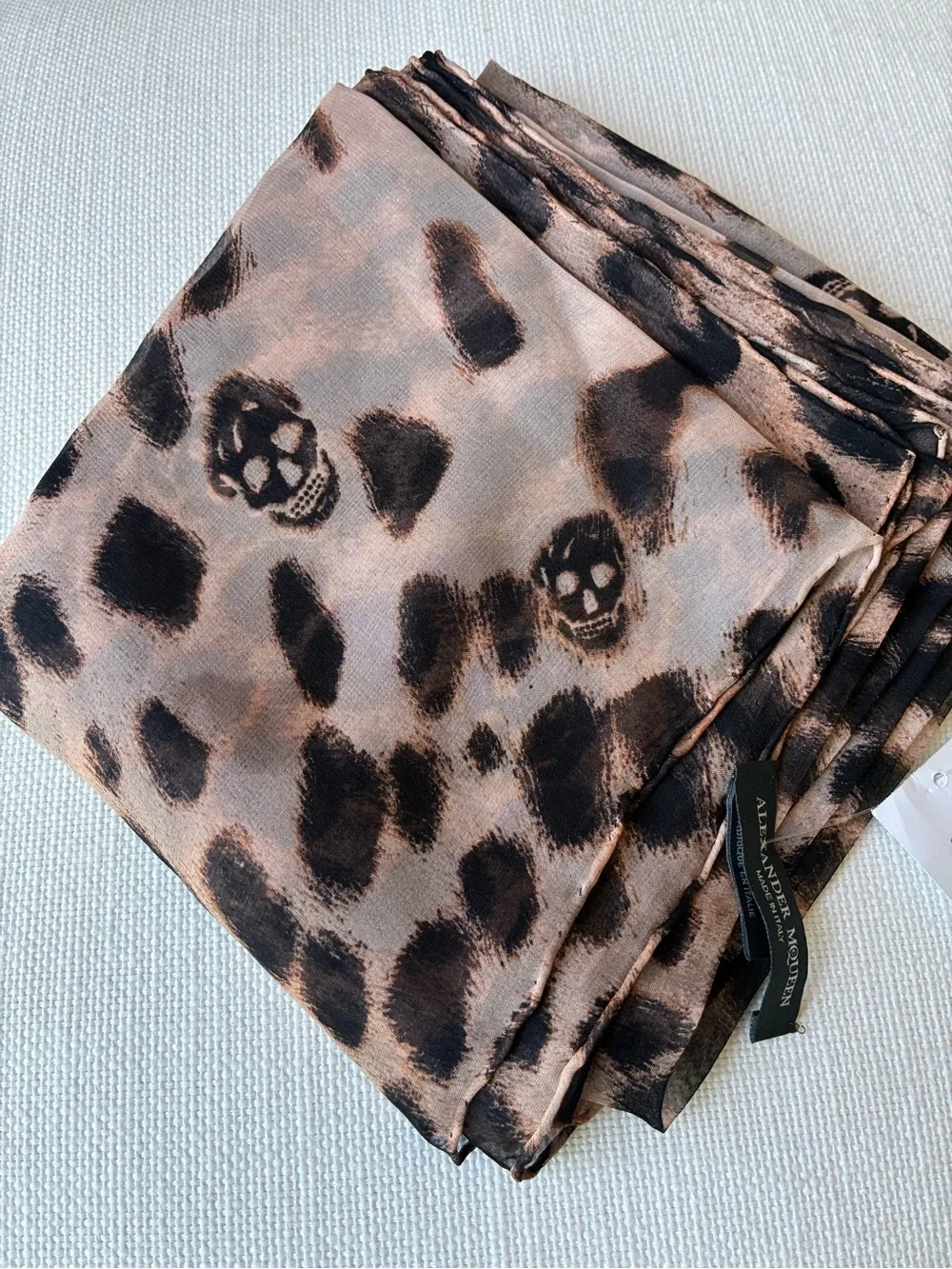 *NWT* Alexander McQueen 140*140cm 🐆 Skull Leopard Silk Scarf ✨